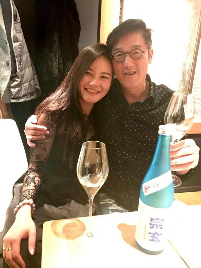 强小三拍片教人钓金龟承认与何太是同类人不朽情缘mg香港网红“五索”成新一代最(图7)